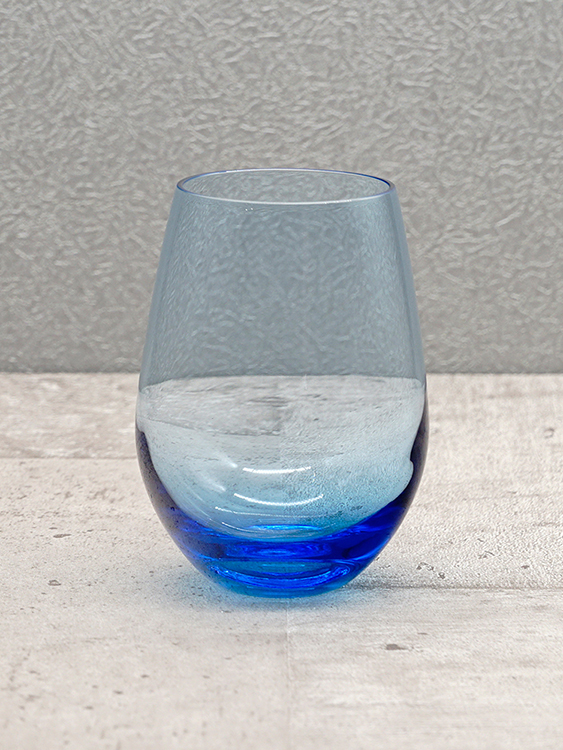 ブルーのグラス